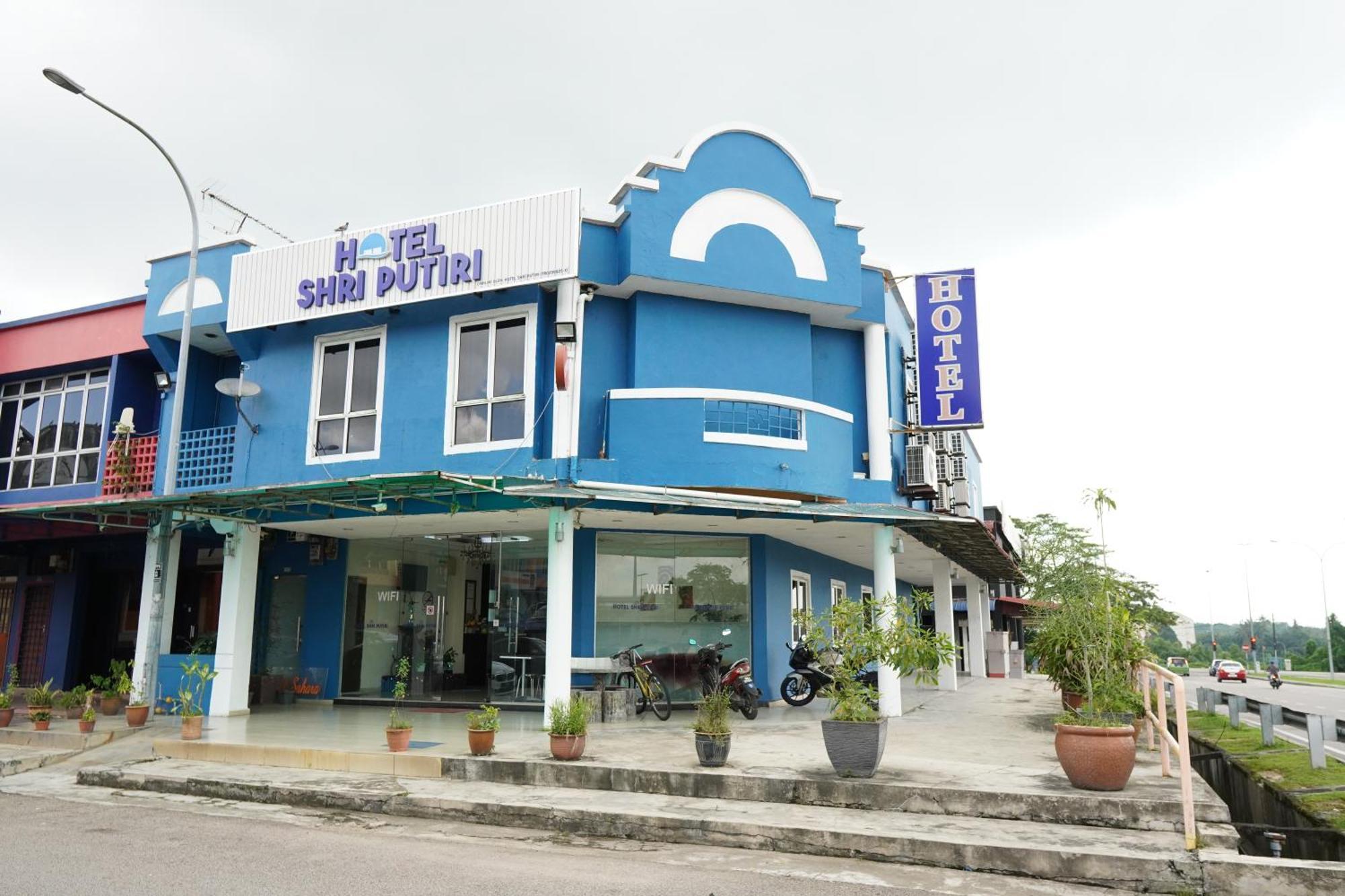 Hotel Shri Putiri Pasir Gudang Exterior photo